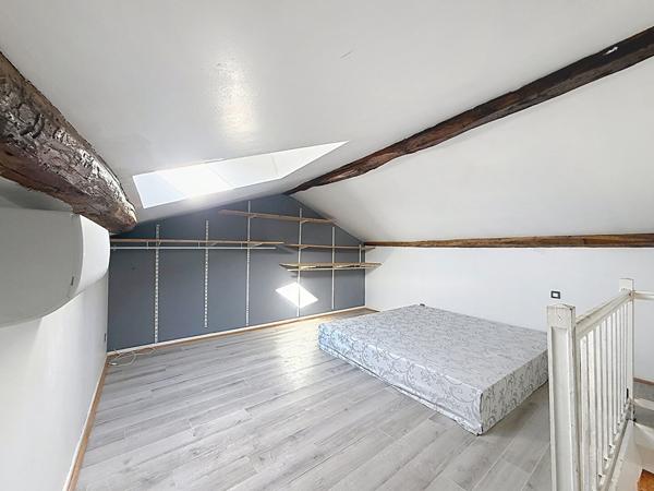 Appartement centre de Meximieux, 2 chambres, 1 bureau , 82 m2