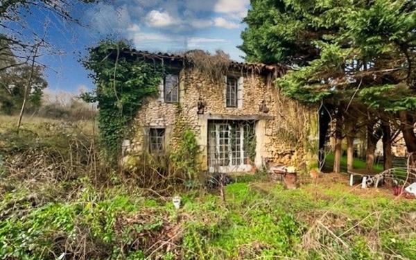 Maison à vendre    3 pièces •  Saint-Astier