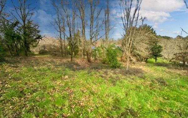 Maison à vendre    3 pièces •  Saint-Astier