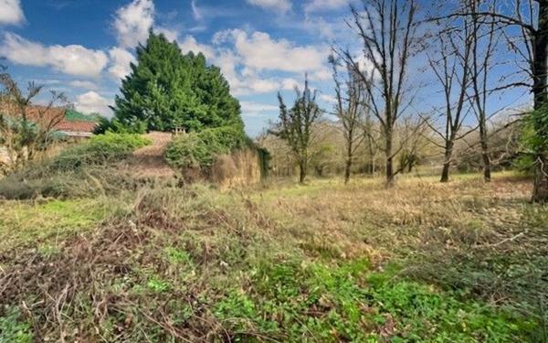 Maison à vendre    3 pièces •  Saint-Astier