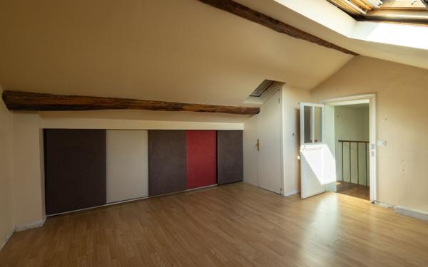 Appartement à vendre    3 pièces • 54 m2 Le Raincy