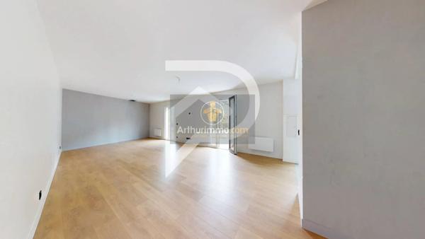 Vente                                                      Maison
                        
                     5 pièces                      100 m2                     à Bougival