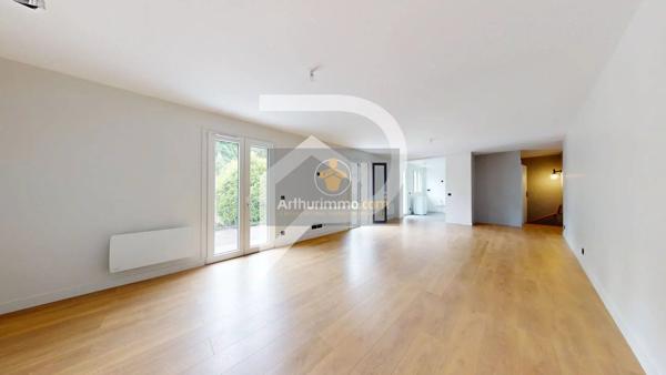 Vente                                                      Maison
                        
                     5 pièces                      100 m2                     à Bougival