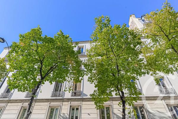 Appartement F3 à vendre  3 pièces - 67,19 m 2   PARIS  - 75020