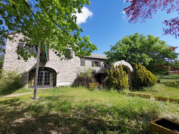 Mas-Saint-Chély (48210) Ancien hôtel de charme, gîte, chambres d’hôtes, entre Sainte Enimie et Meyrueis, Parc National des Cévennes