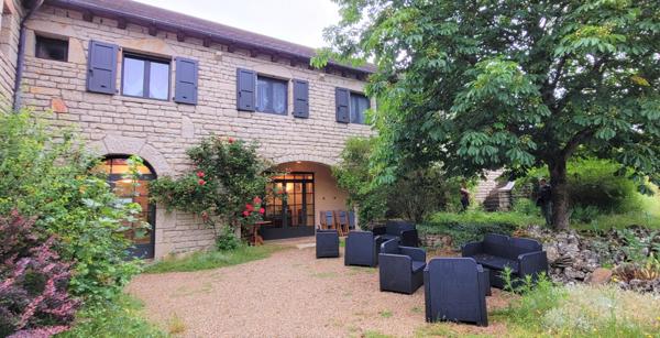 Mas-Saint-Chély (48210) Ancien hôtel de charme, gîte, chambres d’hôtes, entre Sainte Enimie et Meyrueis, Parc National des Cévennes