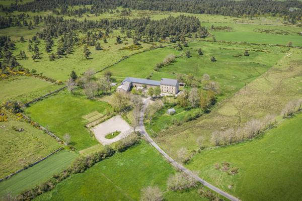 Langogne (48300) Domaine d'exception, cadre idyllique, au croisement du GR65 (chemin de Compostelle) et du chemin de Stevenson