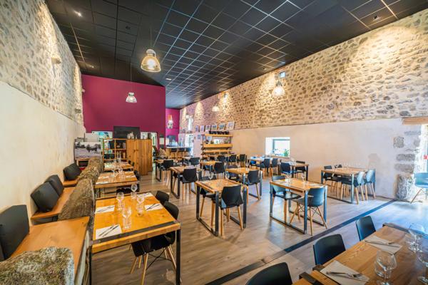 Langogne (48300) Domaine d'exception, cadre idyllique, au croisement du GR65 (chemin de Compostelle) et du chemin de Stevenson