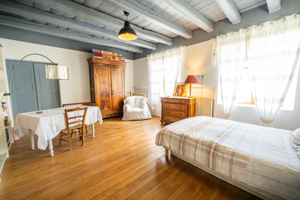 Langogne (48300) Domaine d'exception, cadre idyllique, au croisement du GR65 (chemin de Compostelle) et du chemin de Stevenson