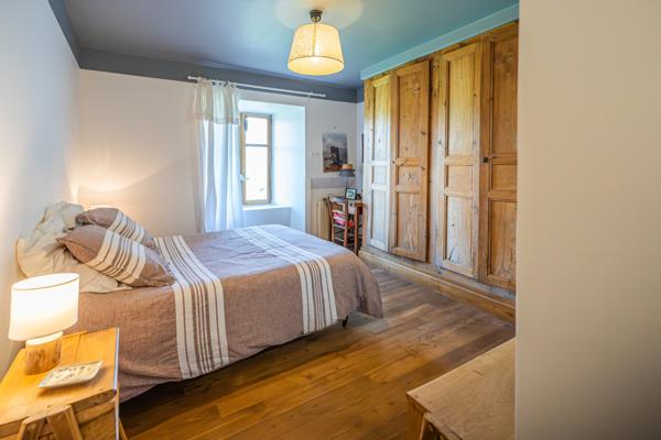 Langogne (48300) Domaine d'exception, cadre idyllique, au croisement du GR65 (chemin de Compostelle) et du chemin de Stevenson