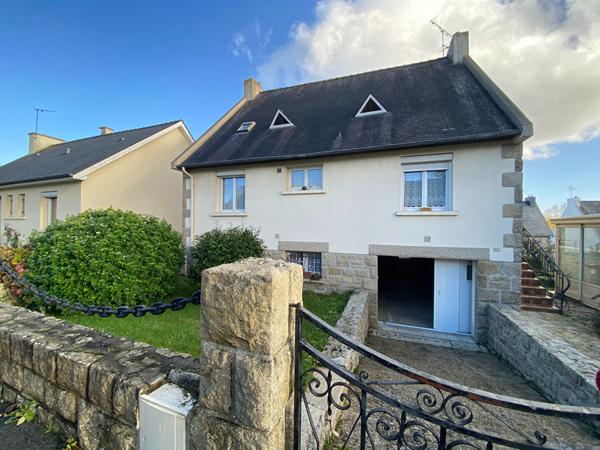 Maison à vendre à TADEN - 6 pièces, 4 chambres, garage et véranda