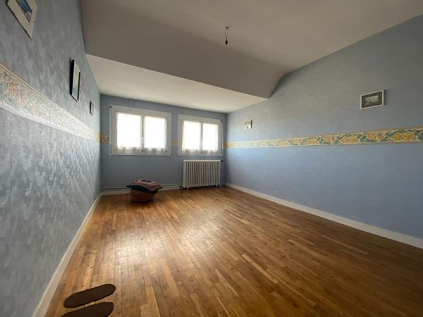 Maison à vendre à TADEN - 6 pièces, 4 chambres, garage et véranda