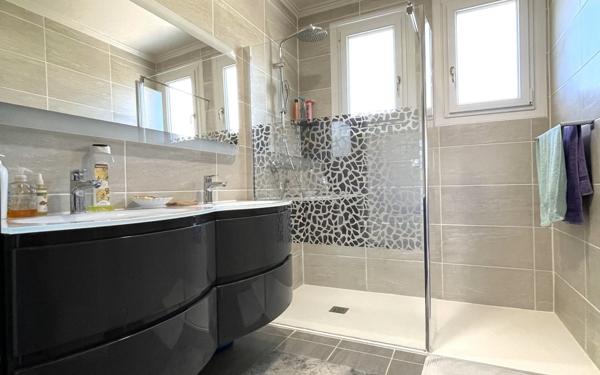 Maison à vendre    6 pièces • 158 m2 Caluire-et-Cuire