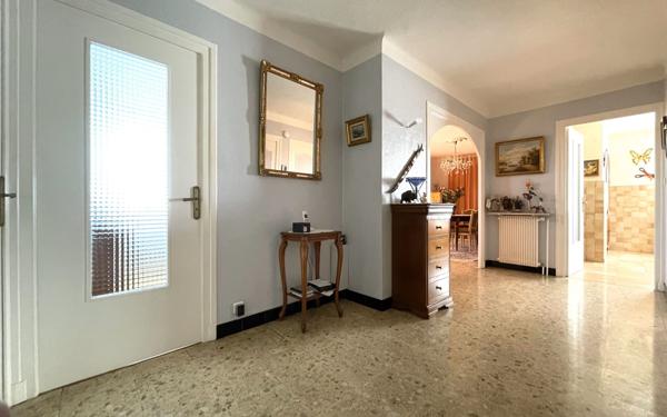 Maison à vendre    6 pièces • 158 m2 Caluire-et-Cuire