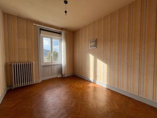 Maison 160 m2 au sol sur parcelle 355 m2