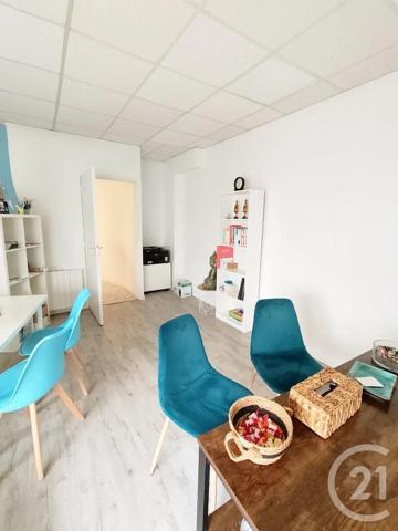 à vendre  77,09 m 2   CHILLY MAZARIN  - 91