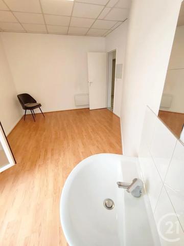 à vendre  77,09 m 2   CHILLY MAZARIN  - 91