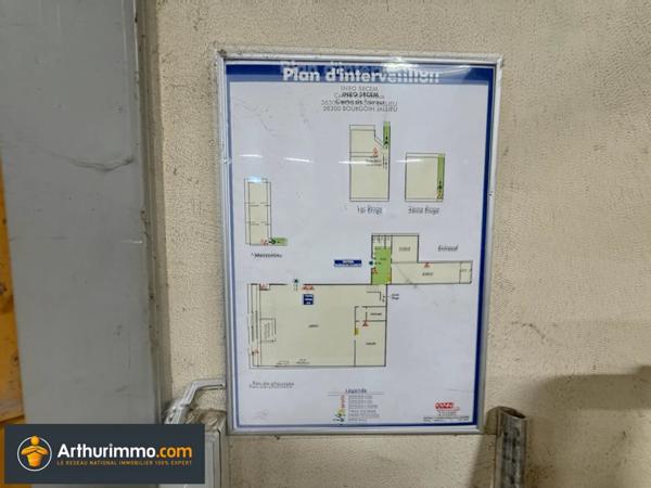 Location Local commercial 3 pièces 474 m2 à Bourgoin-Jallieu