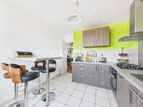 Vente Appartement 3 pièces de 75m² - 69150 Décines-Charpieu