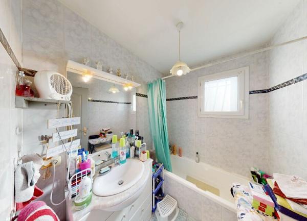 Maison à vendre    3 pièces •  Vallon-Pont-d'Arc