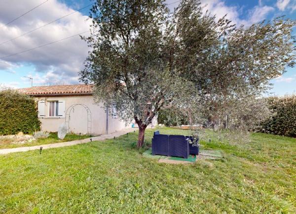 Maison à vendre    3 pièces •  Vallon-Pont-d'Arc