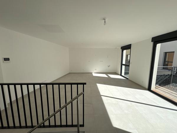 Maison 2 pièces 76.57 m2