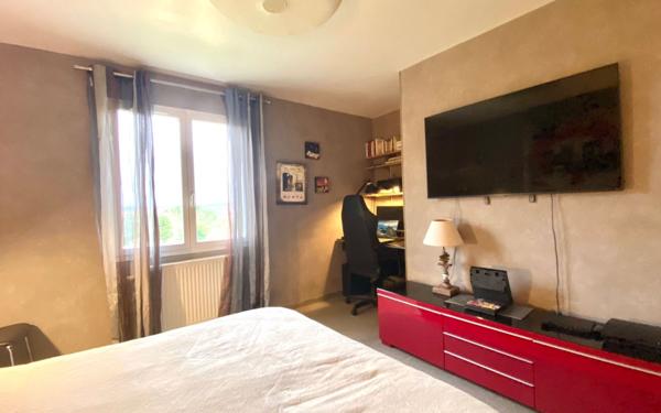 Maison à vendre    6 pièces •  Mézières-sur-Seine