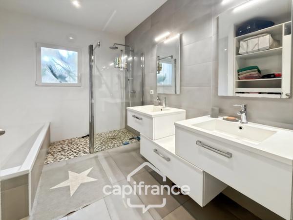 A vendre, SADIRAC (33) à 20min de BORDEAUX, Maison plain-pied, lumineuse, quatres chambres