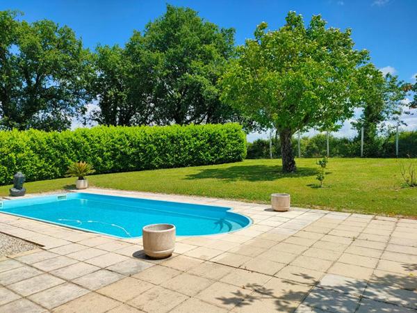 PROPRIETE : MAISON 360 m² + GARAGE 110 m² + TERRAIN 5300 m²