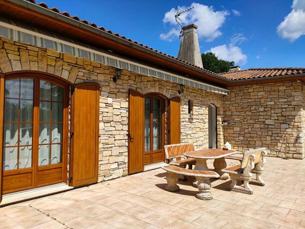 PROPRIETE : MAISON 360 m² + GARAGE 110 m² + TERRAIN 5300 m²