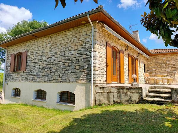 PROPRIETE : MAISON 360 m² + GARAGE 110 m² + TERRAIN 5300 m²