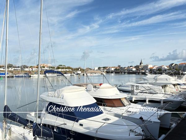 Appartement DUPLEX au coeur de Croix de Vie 2 pièces avec Terrasse et emplacement parking à 150 m. de la gare SAINT GILLES CROIX DE VIE (85)
