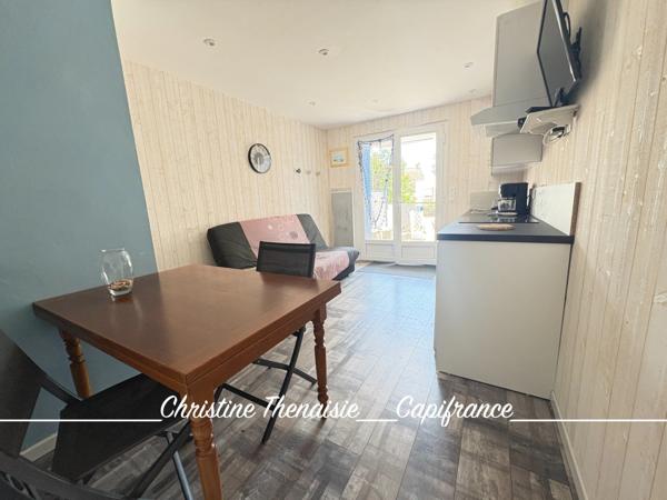 Appartement DUPLEX au coeur de Croix de Vie 2 pièces avec Terrasse et emplacement parking à 150 m. de la gare SAINT GILLES CROIX DE VIE (85)