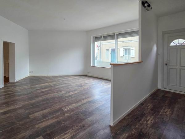 Jolie rénovation avec grand hangar/garage !