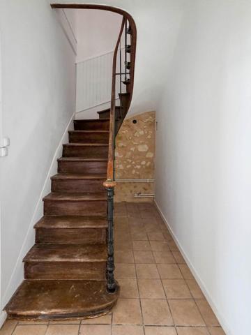 Jolie rénovation avec grand hangar/garage !