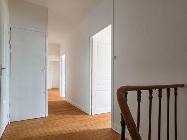 Jolie rénovation avec grand hangar/garage !