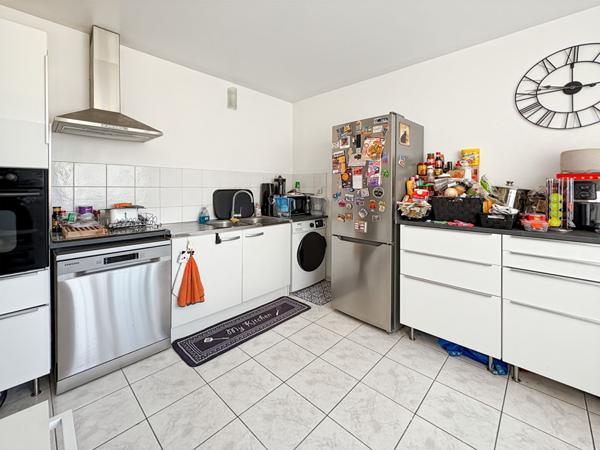 Appartement à Lardy avec balcon et parking