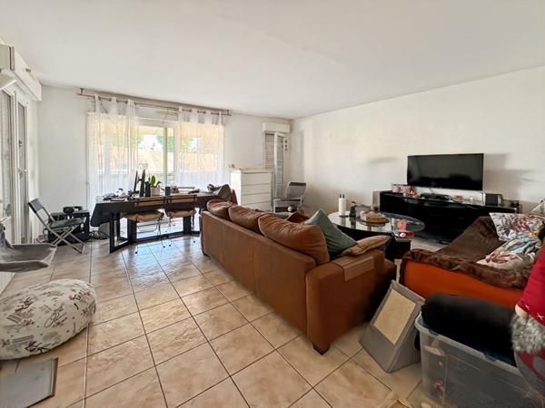 Appartement à Lardy avec balcon et parking