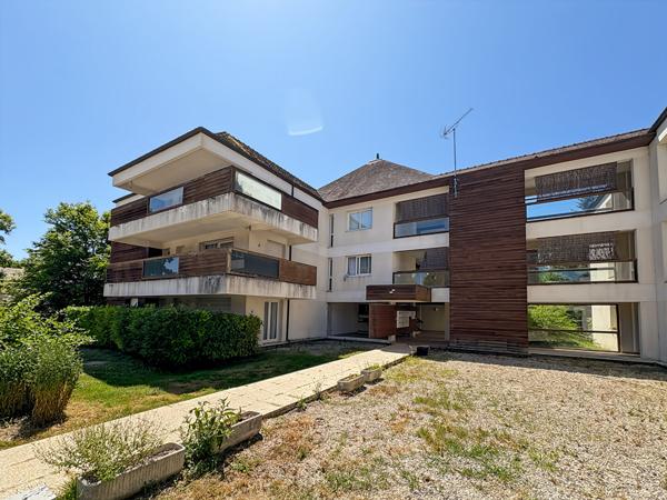 Appartement à Lardy avec balcon, cave et parking