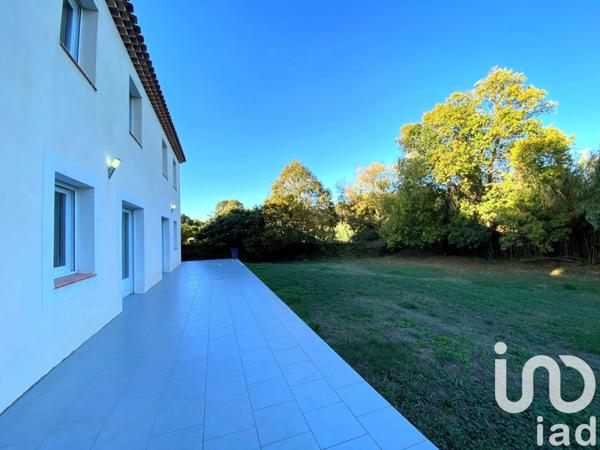 Maison traditionnelle 7 pièces de 171 m² à Grans (13450)