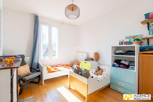 Maison 6 pièces à vendre à Maisons-Laffitte Centre Ville - Proche Gare et RER €1 090 000 ** - Référence 13357