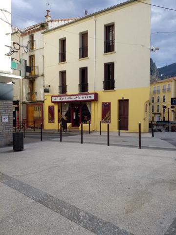 Saint-Laurent-de-Cerdans (66) , à vendre FDC Boulangerie - Pâtisserie - snaking avec deux boutiques