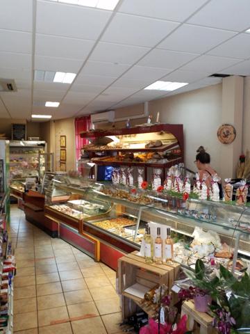 Saint-Laurent-de-Cerdans (66) , à vendre FDC Boulangerie - Pâtisserie - snaking avec deux boutiques