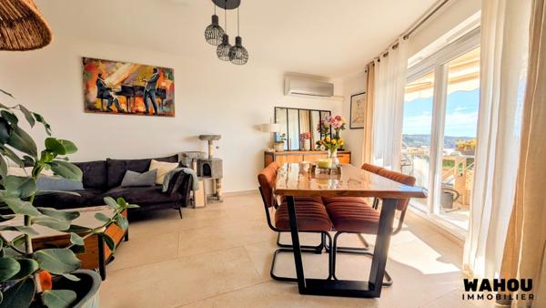 Grasse (06130) Superbe 3 P (71 m²) rénové avec terrasse, vue dégagée - Piscine