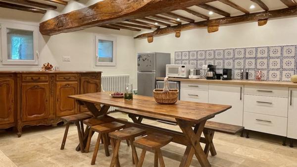 Propriete
                                                                                                                                                                                                                                                                                                                        6 pièce(s)                                                                                                                                                                                                          4 chambre(s)                                                                                                                                                                                                          180  m²