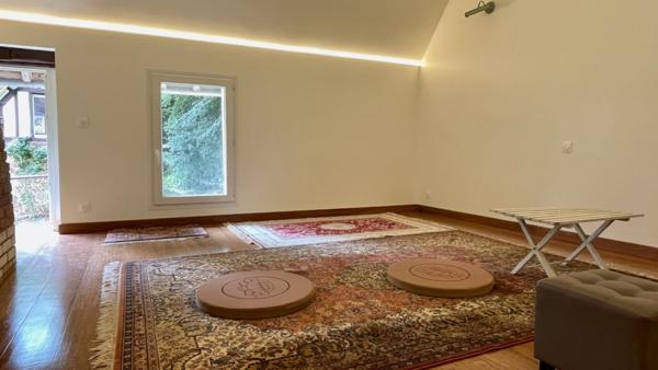 Propriete
                                                                                                                                                                                                                                                                                                                        6 pièce(s)                                                                                                                                                                                                          4 chambre(s)                                                                                                                                                                                                          180  m²