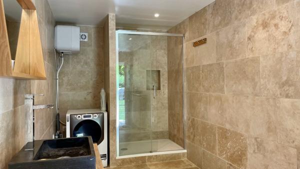Propriete
                                                                                                                                                                                                                                                                                                                        6 pièce(s)                                                                                                                                                                                                          4 chambre(s)                                                                                                                                                                                                          180  m²