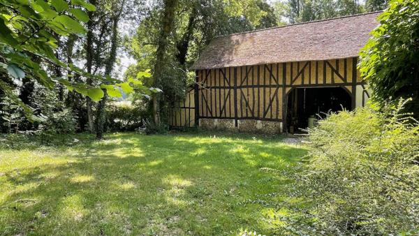 Propriete
                                                                                                                                                                                                                                                                                                                        6 pièce(s)                                                                                                                                                                                                          4 chambre(s)                                                                                                                                                                                                          180  m²
