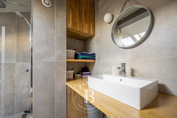 Courbevoie, Maison 7 Chambres -  258 m² à vendre