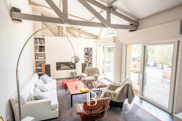 Courbevoie, Maison 7 Chambres -  258 m² à vendre